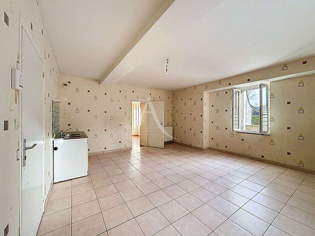 Maison à BRAIN-SUR-LONGUENEE