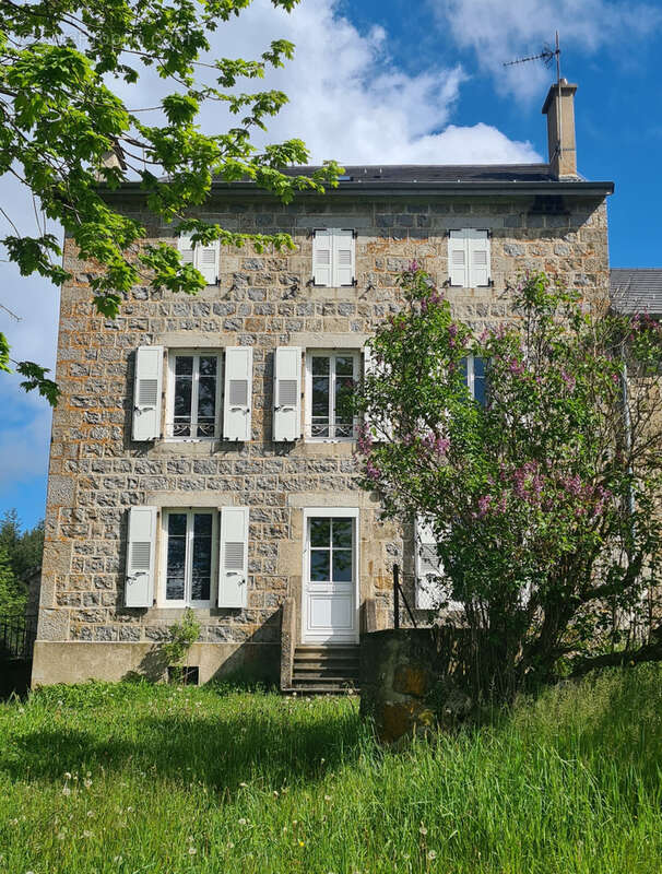 Maison à LE CHAMBON-SUR-LIGNON