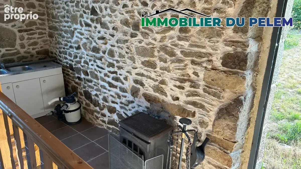 Longère bretonne avec gîte et dépendances - photo 12