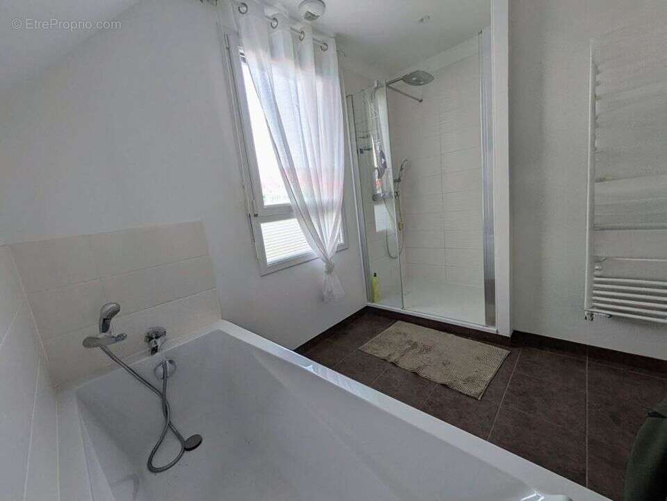 Maison à COLOMBY-SUR-THAON