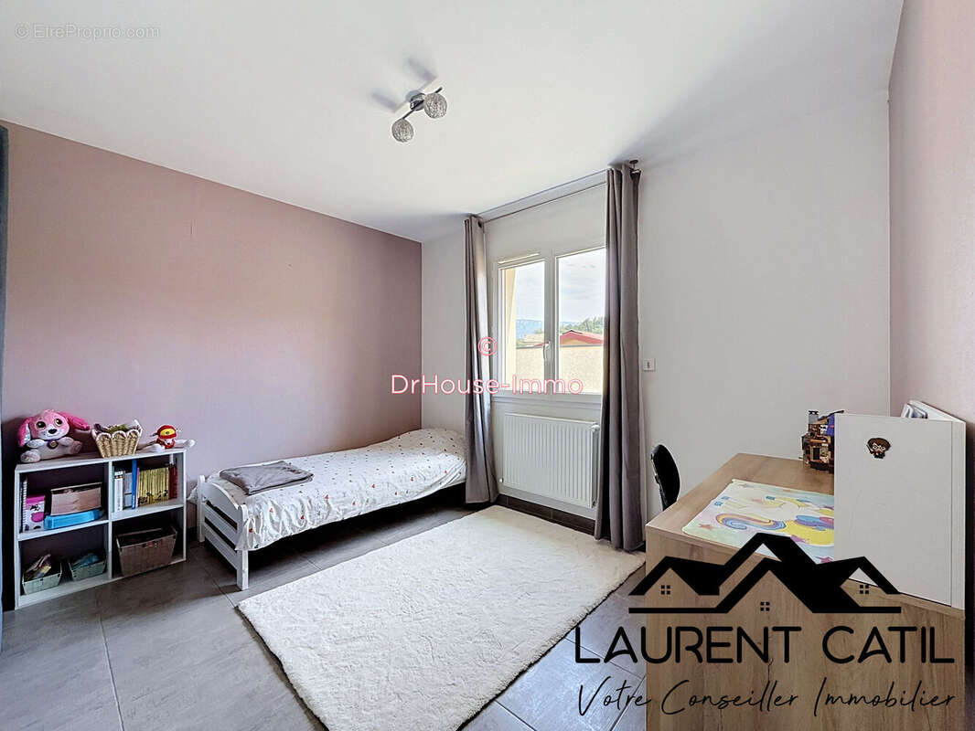 Maison 94 m² à Chatuzange-Le-Goubet  - photo 6