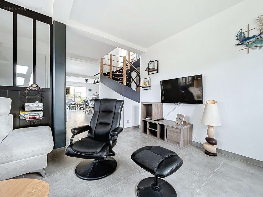 Maison à SAINT-GERMAIN-SUR-AY