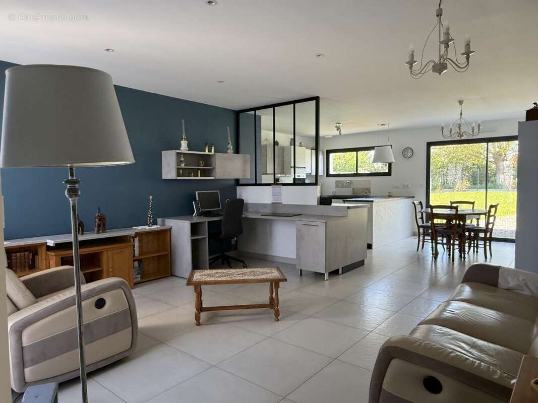 Maison à LE MAY-SUR-EVRE