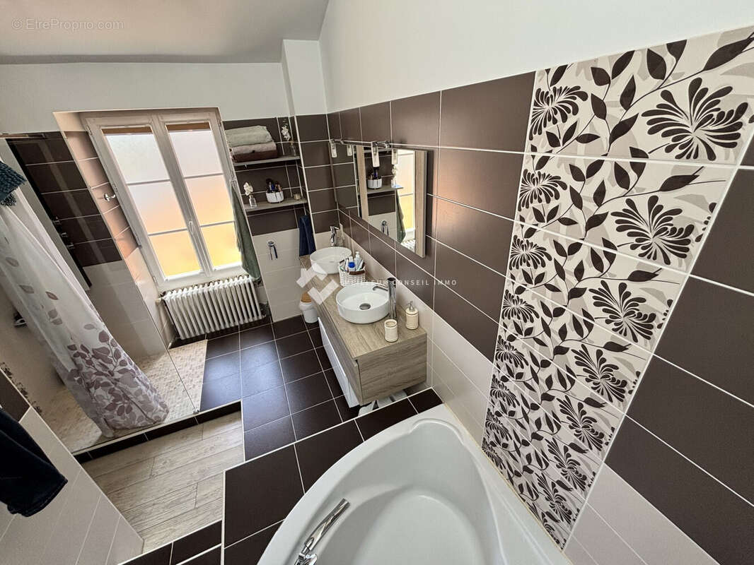 Maison 140 m² à Neuville-De-Poitou  - photo 5