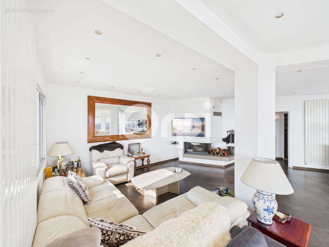 Maison à MANDELIEU-LA-NAPOULE