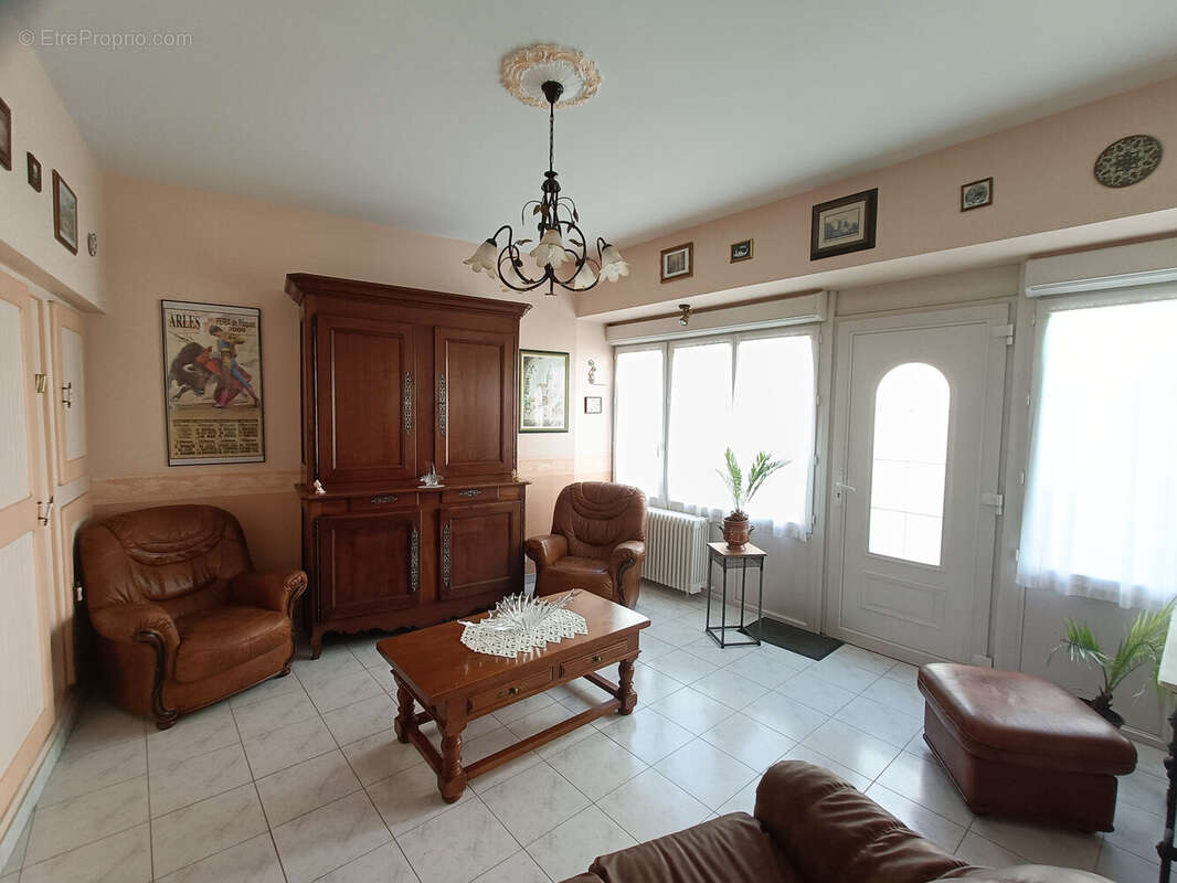 Maison à TOURNON-SAINT-MARTIN