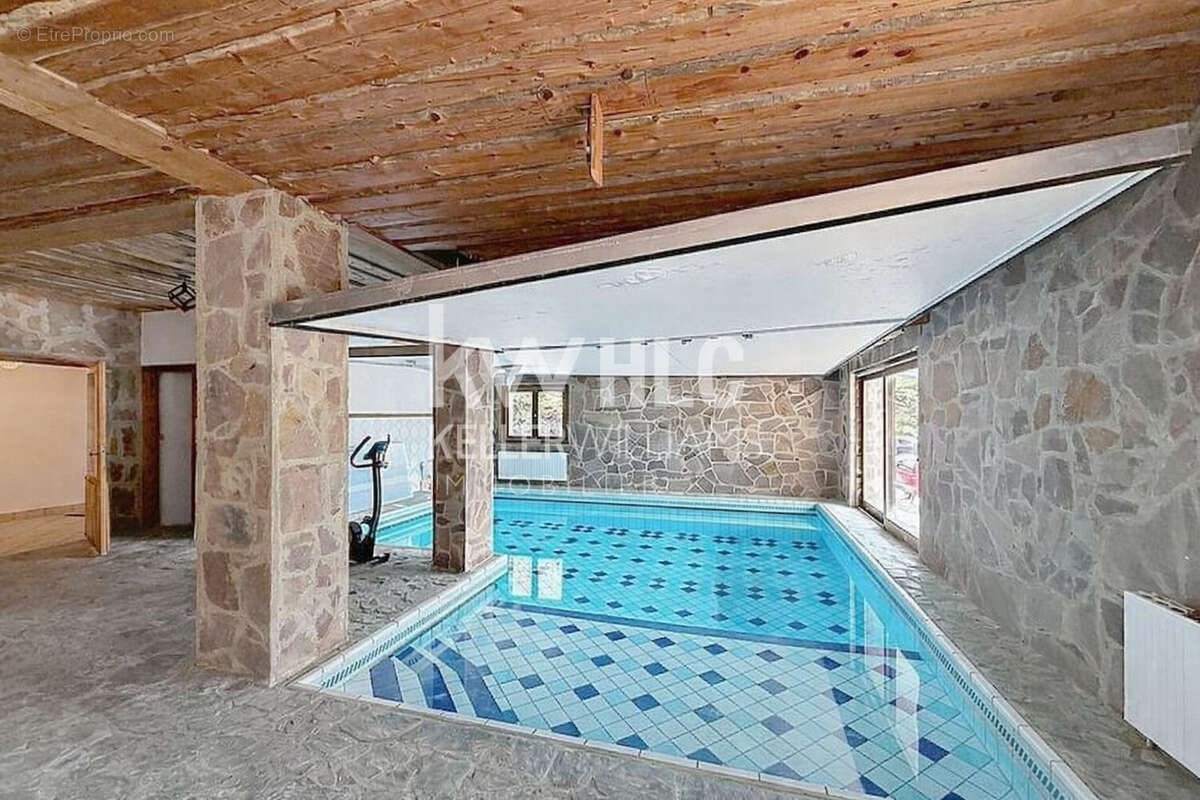 Maison 480 m² à Le Sappey  - photo 3