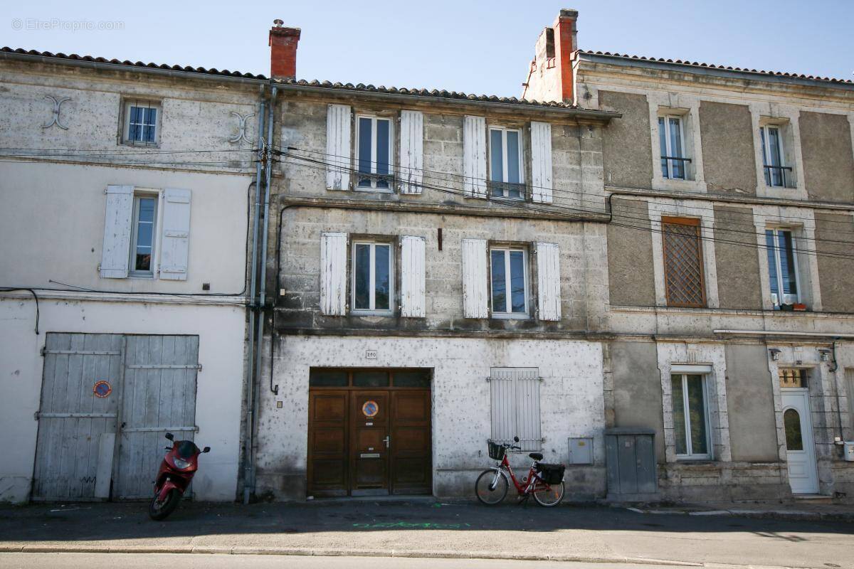 Appartement à GOND-PONTOUVRE