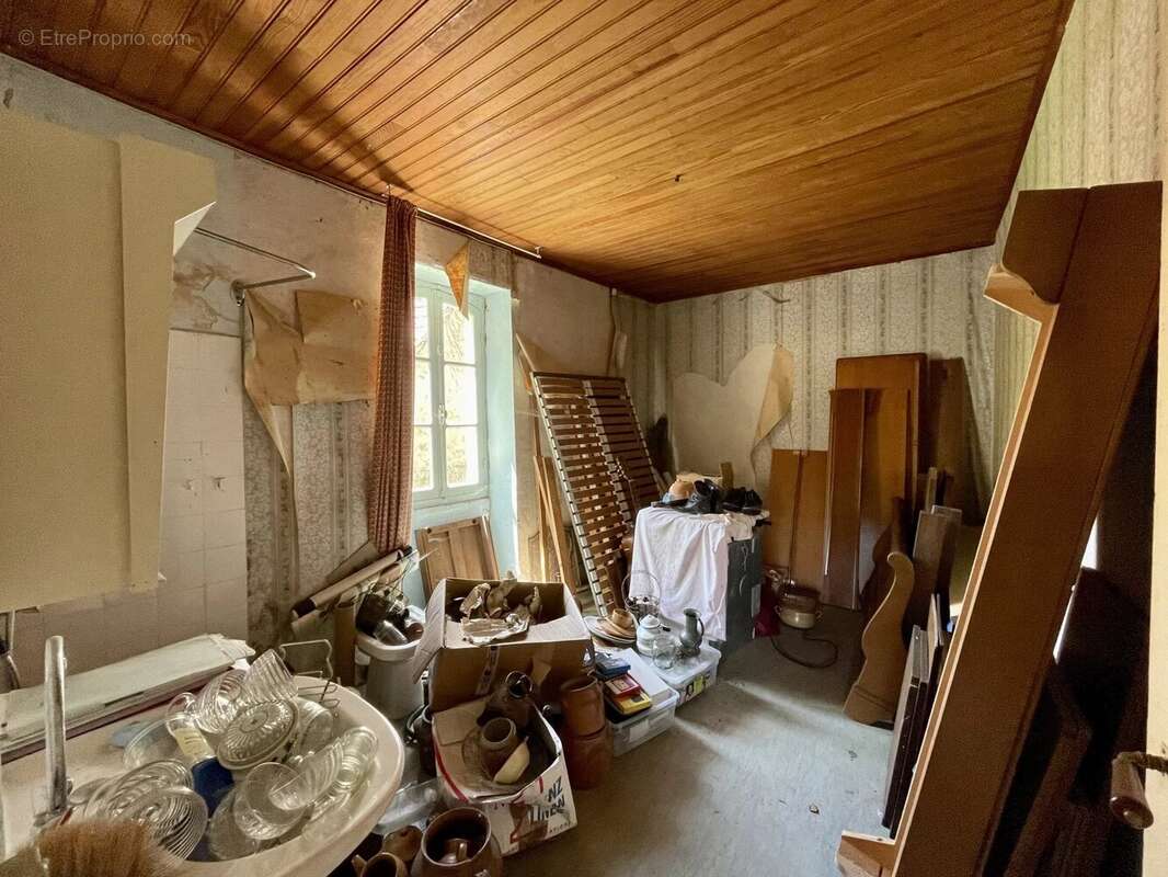 Maison et deux granges à rénover - photo 6