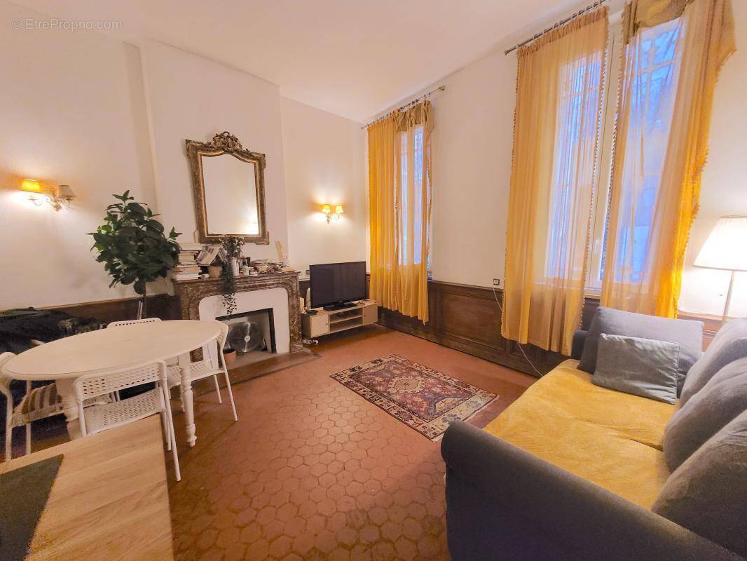 Appartement à MARSEILLE-6E