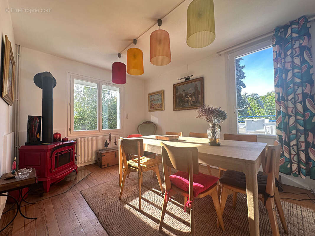 PROCHE PLAGE - Maison de 157 m² avec garage & atelier - photo 2