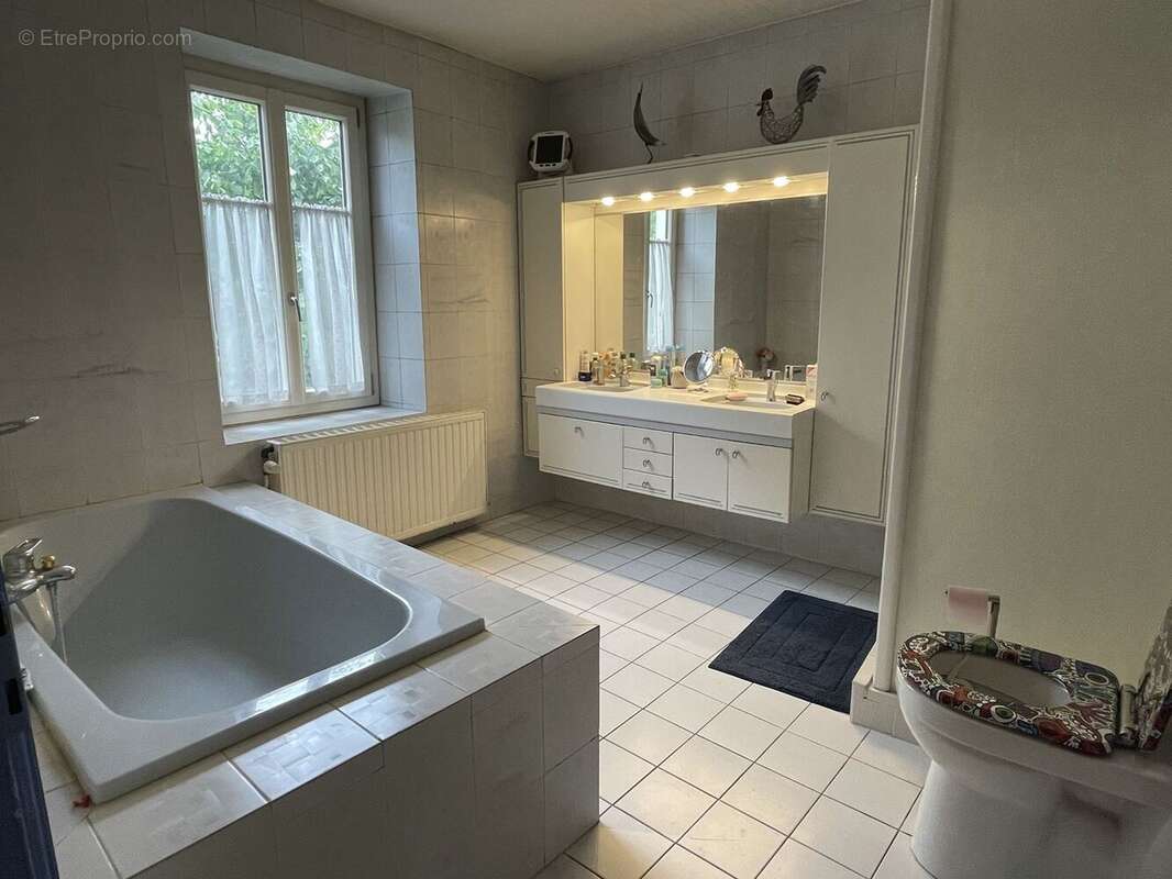 Maison à LA VERPILLIERE