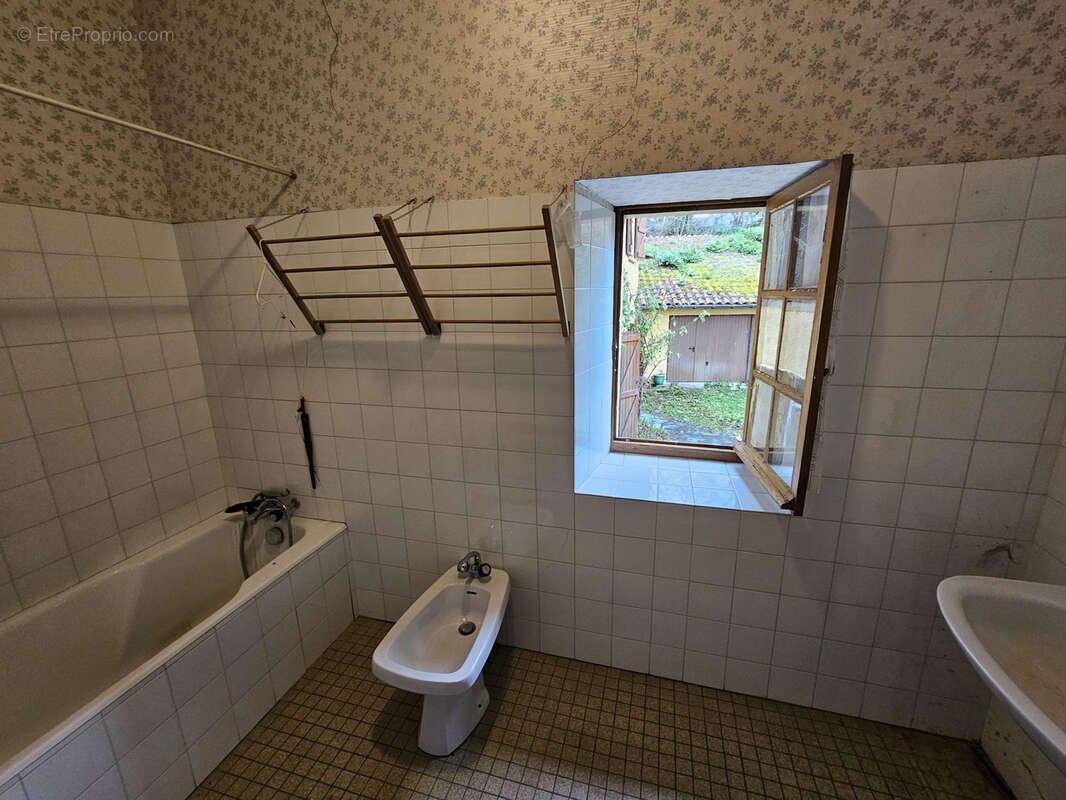 Maison à LUSCAN