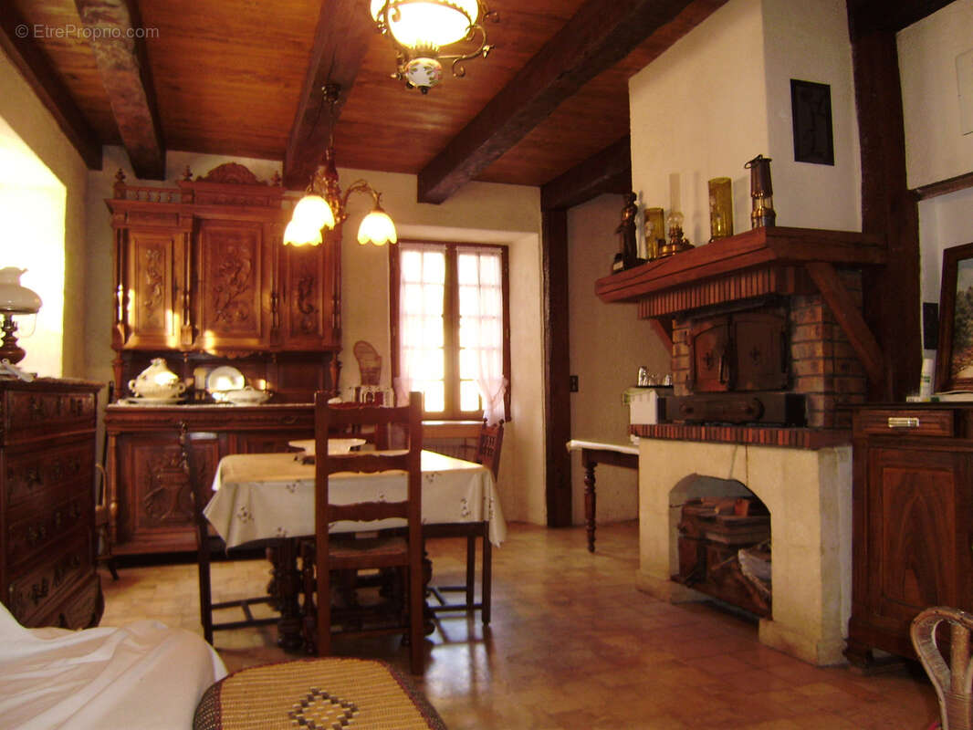 Maison à SAINT-CYPRIEN-SUR-DOURDOU