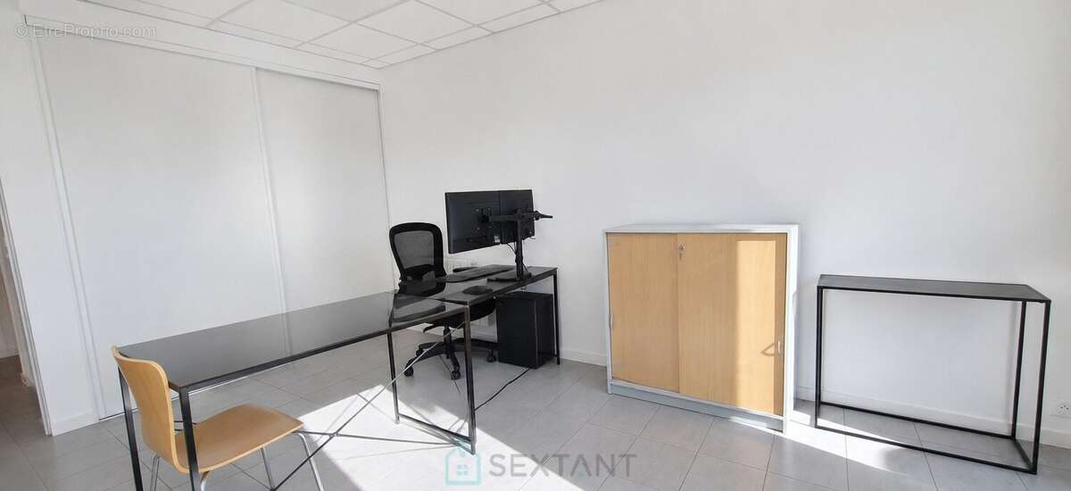 INVESTISSEMENT LOCATIF  Bâtiment commercial loué  Rentabilité immédiate  Briec-de-l'Odet (29510) - photo 3