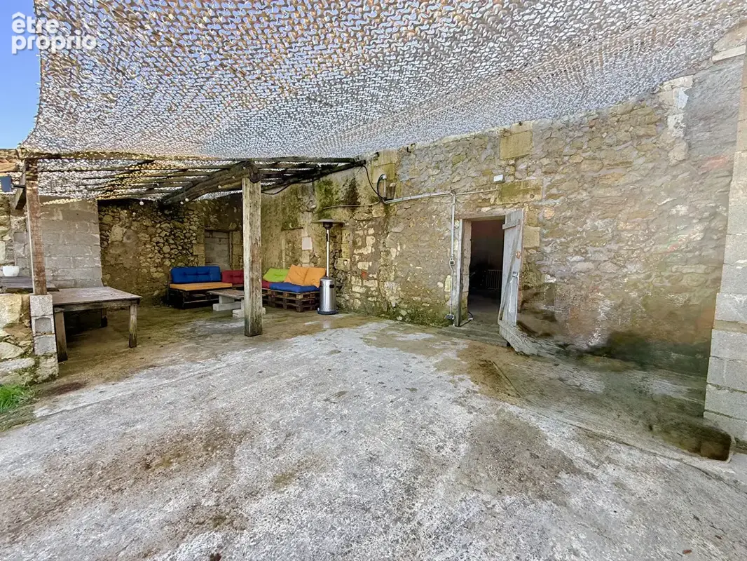 Coup de coeur assuré pour cette maison récemment rénovée avec goût et pleine de potentiel ! - photo 14