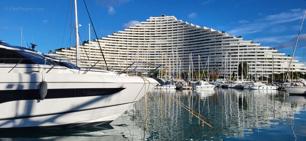 Appartement à VILLENEUVE-LOUBET