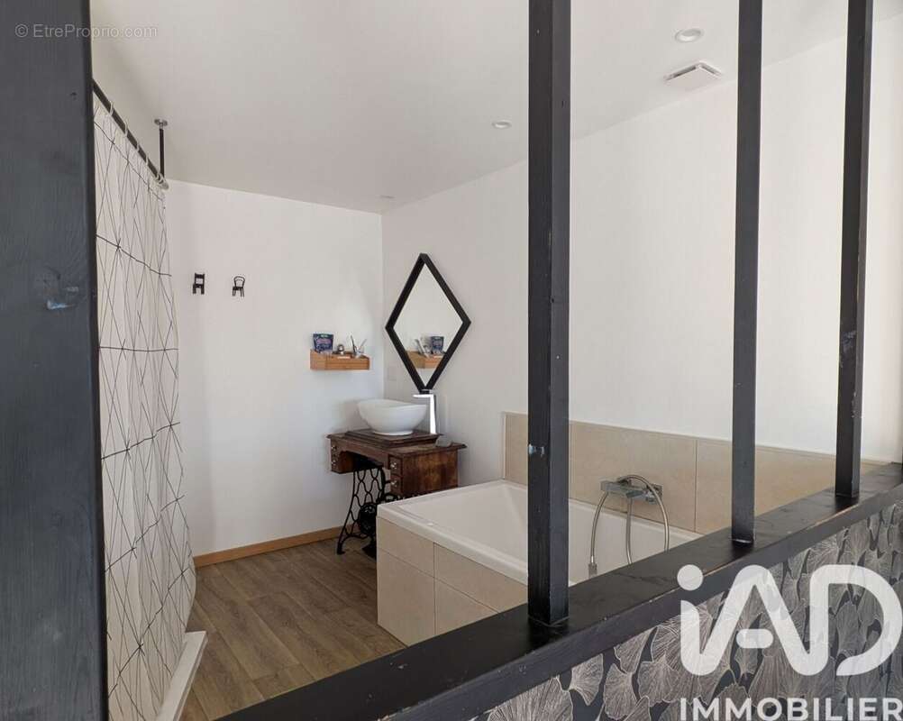 Maison 335 m² à Saint-Pierre-De-Semilly  - photo 7