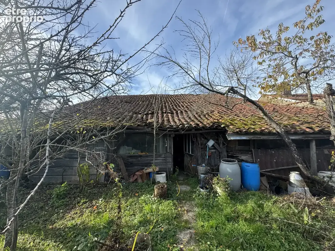 Parking à VILLE-SUR-TERRE