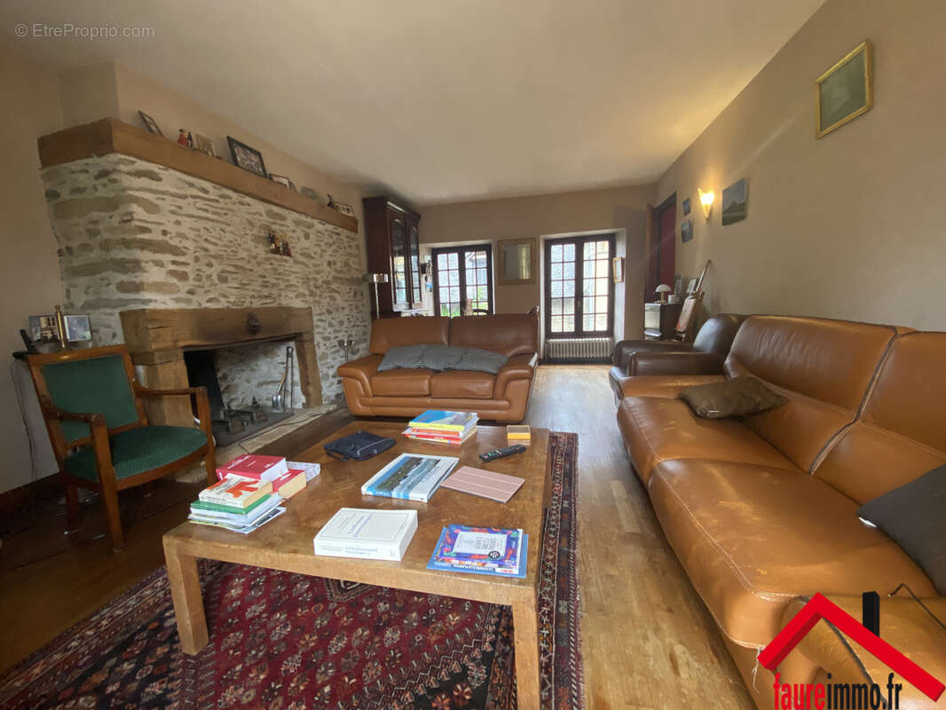 Maison à UZERCHE