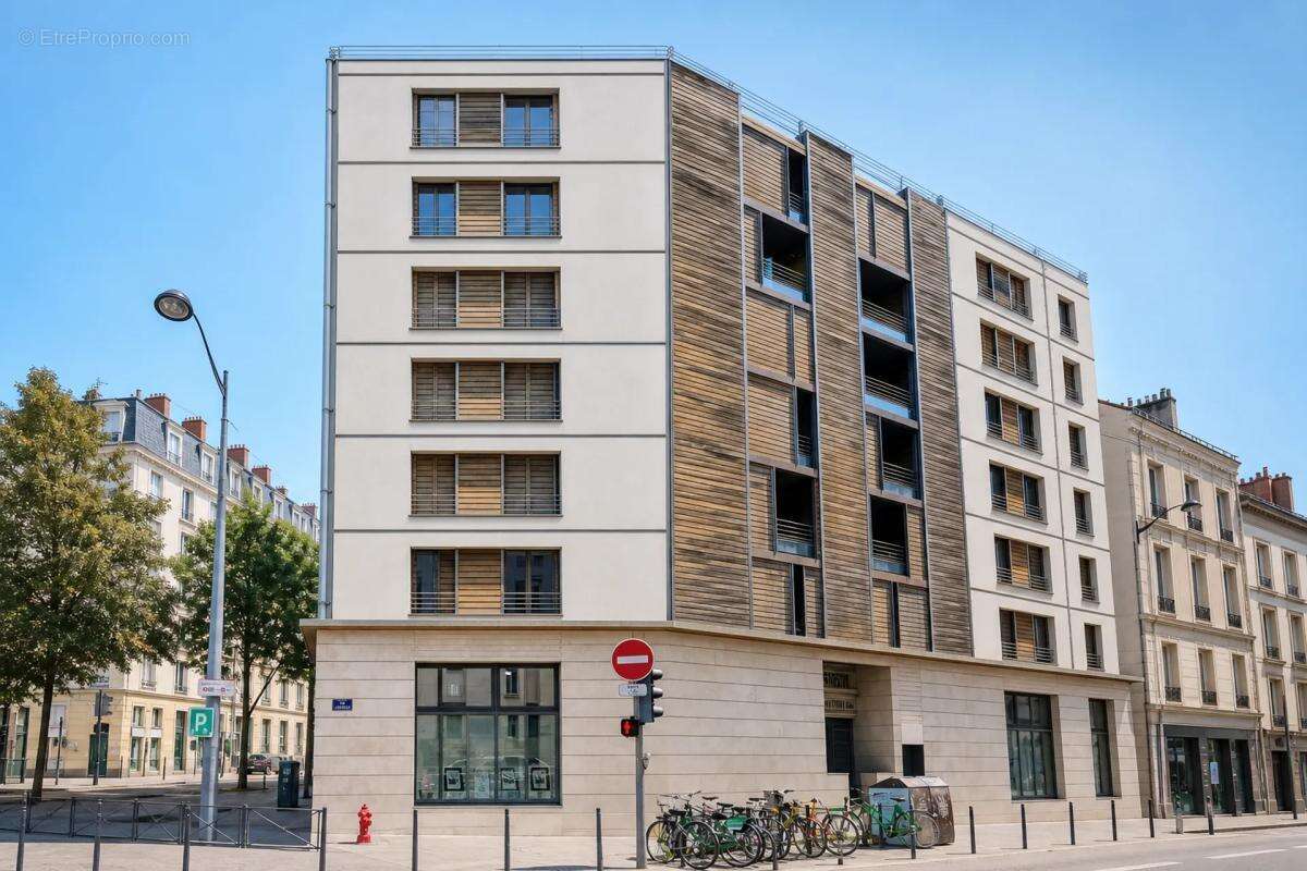 LYON 7 - Place JEAN MACE -Appartement T4 de 89 M2 - - photo 21