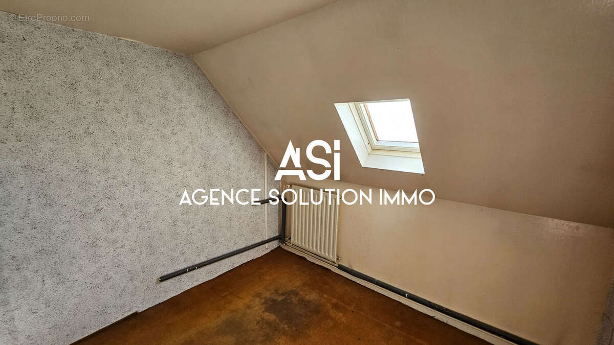 Maison avec garage - BAIS (53) - photo 9