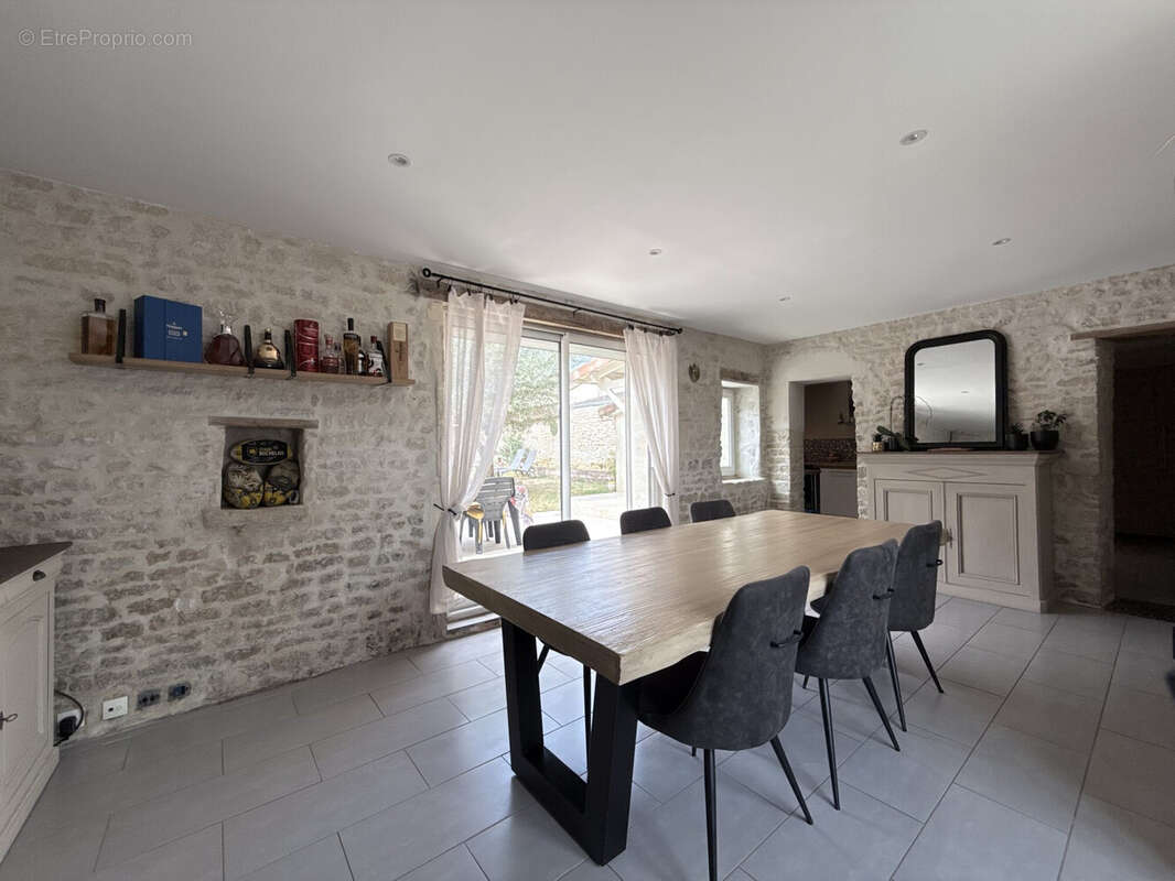 Maison à SALLES-SUR-MER
