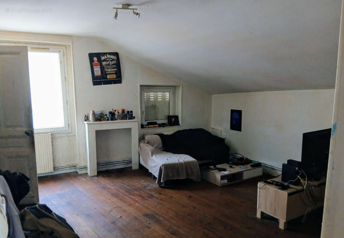 Appartement à NEUVIC