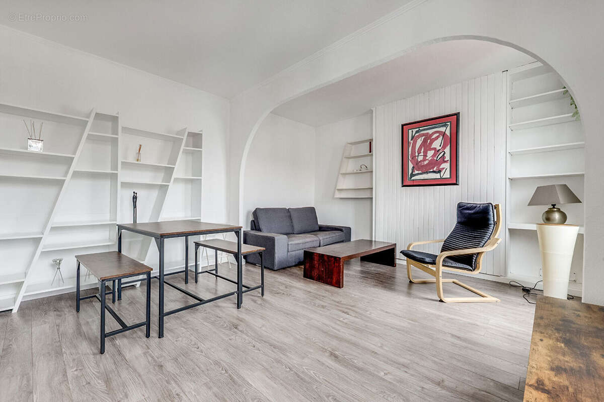 Appartement à PARIS-14E