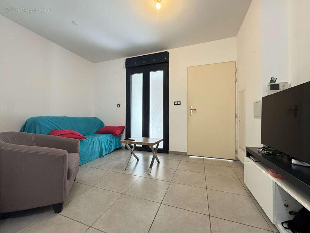 A VENDRE - Saint-Denis centre-ville - Appartement T2 avec jardin proche du Jardin de l'Etat - photo 4