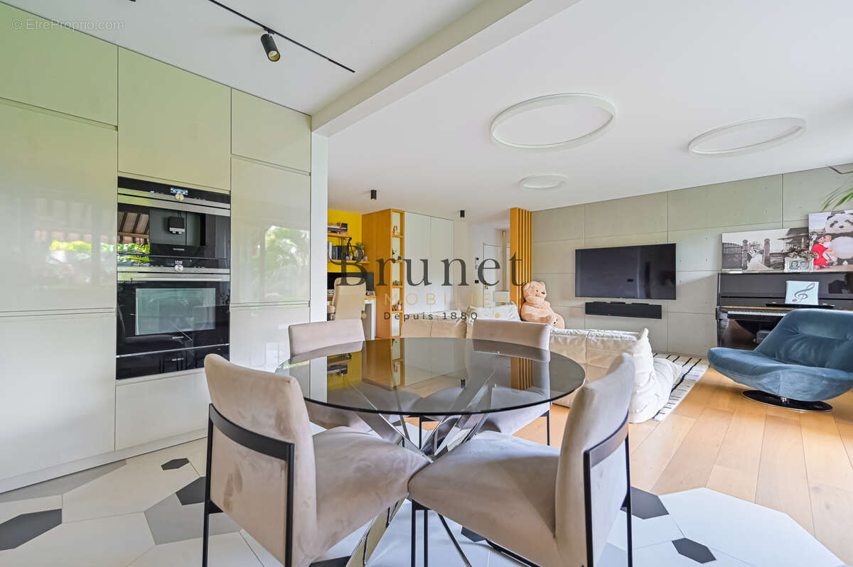 Appartement à SAINT-MAUR-DES-FOSSES