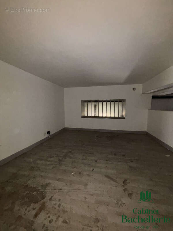 Commerce 246 m² à Marseille-4e  - photo 8