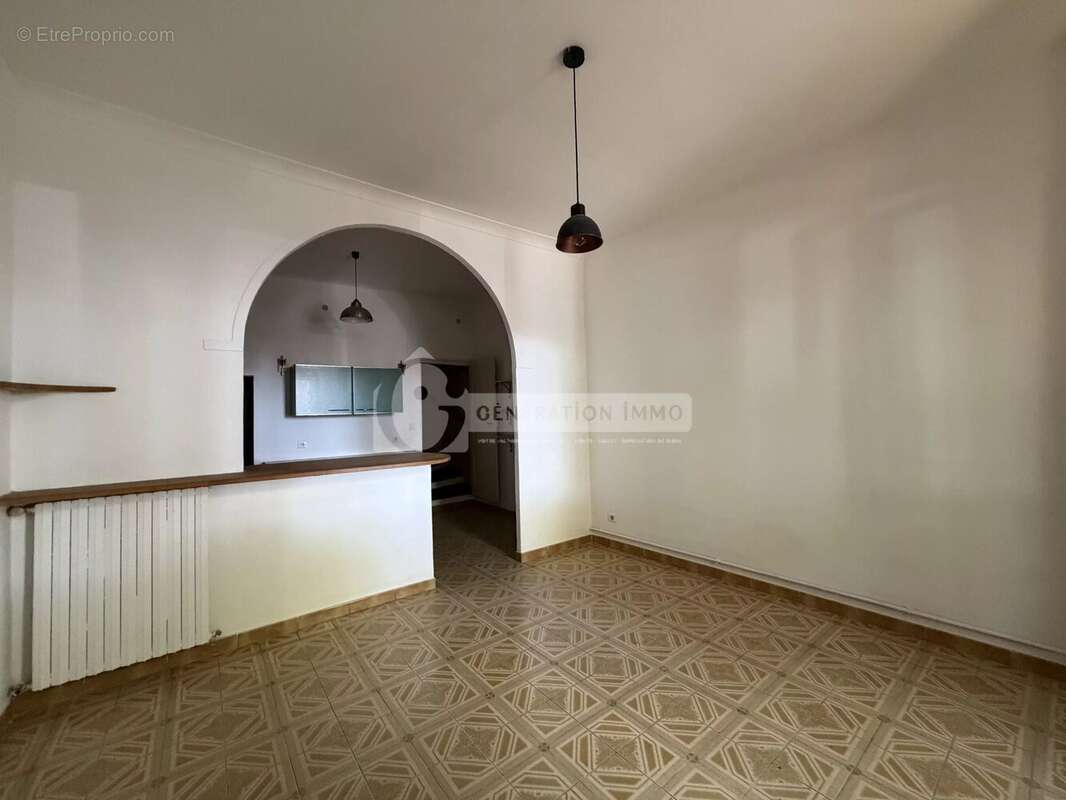 Maison de 67 m² avec terrasse sur ARLES - photo 7