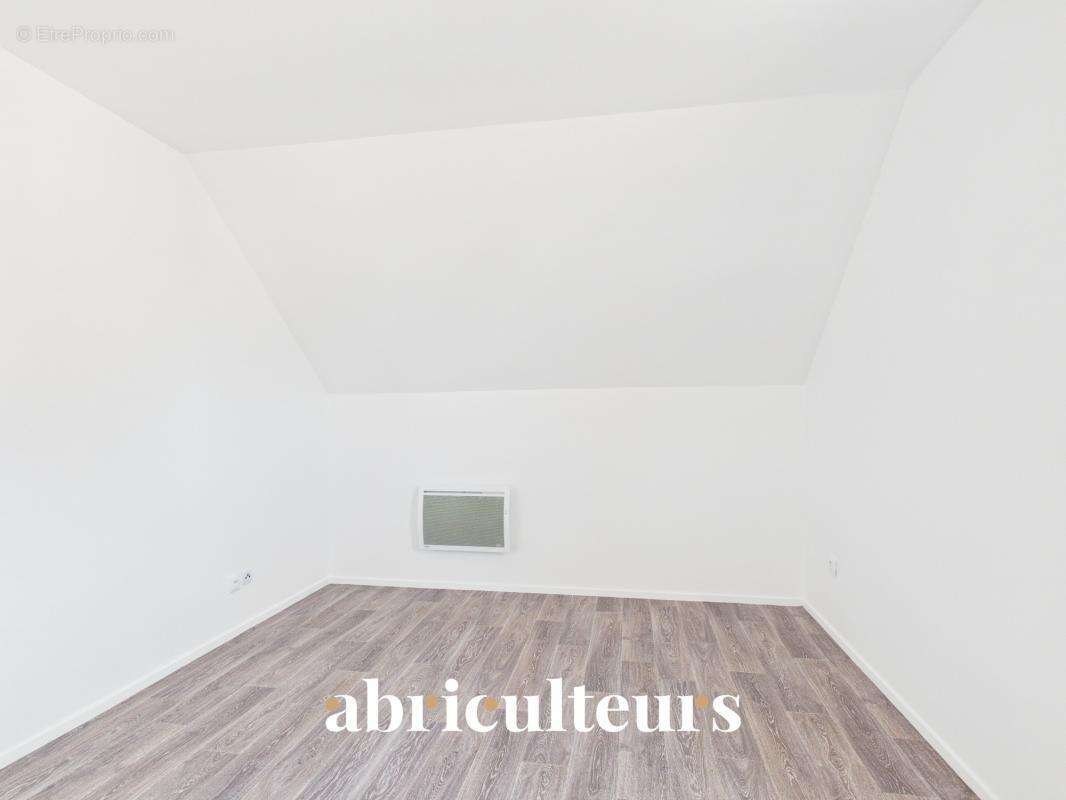 Appartement à SURVILLIERS