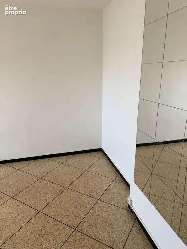 Beau T3 très lumineux de 52m² avec vue dégagée - Résidence prisée Parc Sévigné - photo 11