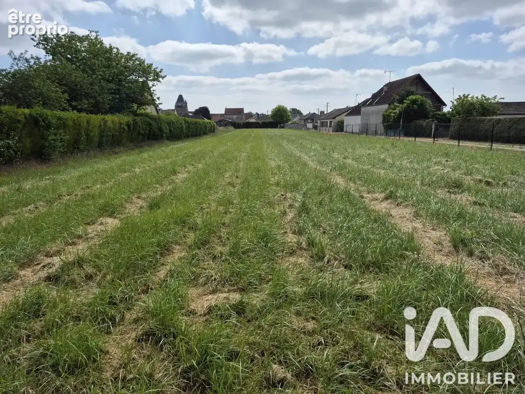 Photo 1 - Terrain à GELANNES