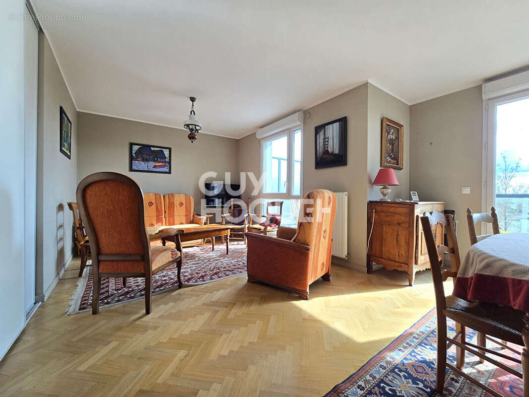 Appartement à BAGNEUX