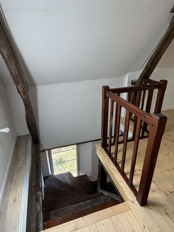 Demeure entièrement rénovée de 230 m2 située à auneuil avec dependances - photo 14