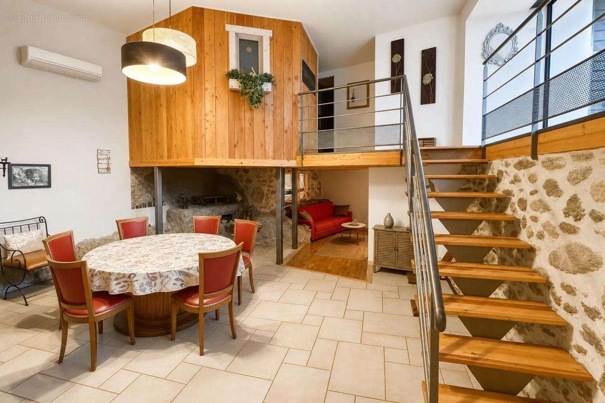 Appartement à AX-LES-THERMES
