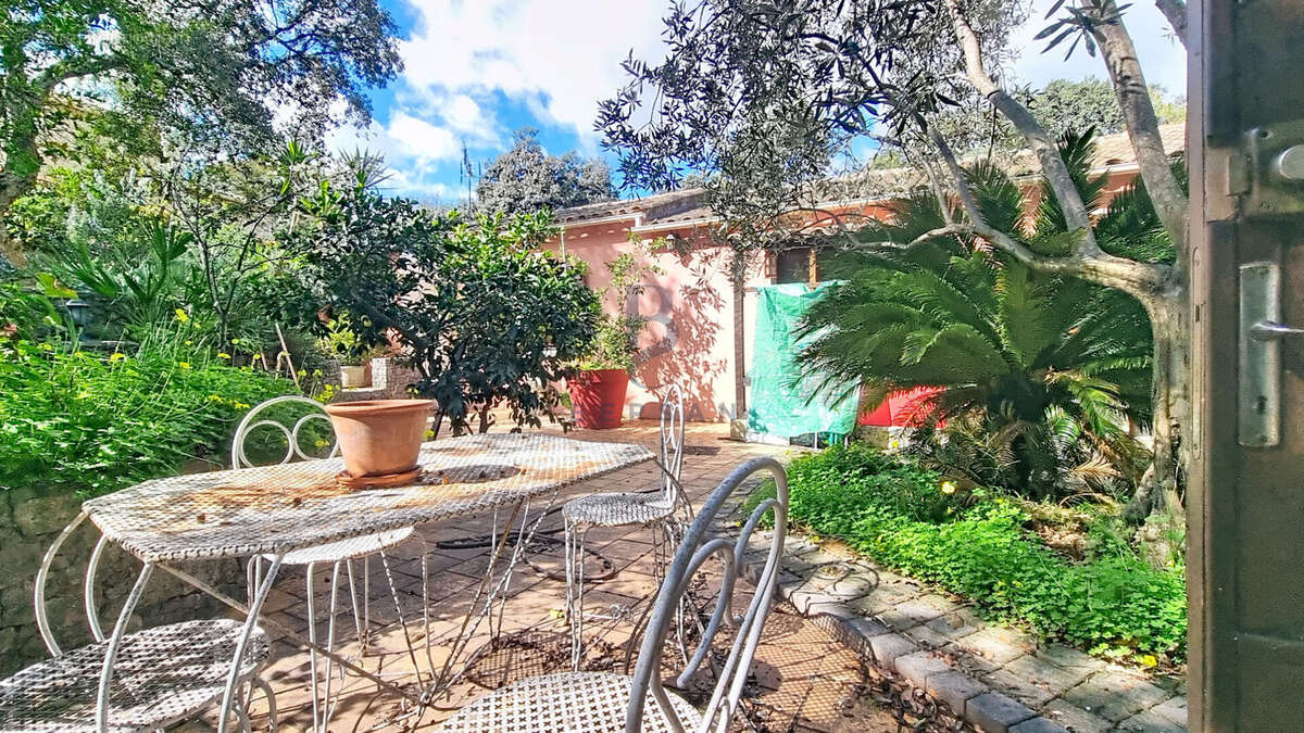 Maison à FREJUS