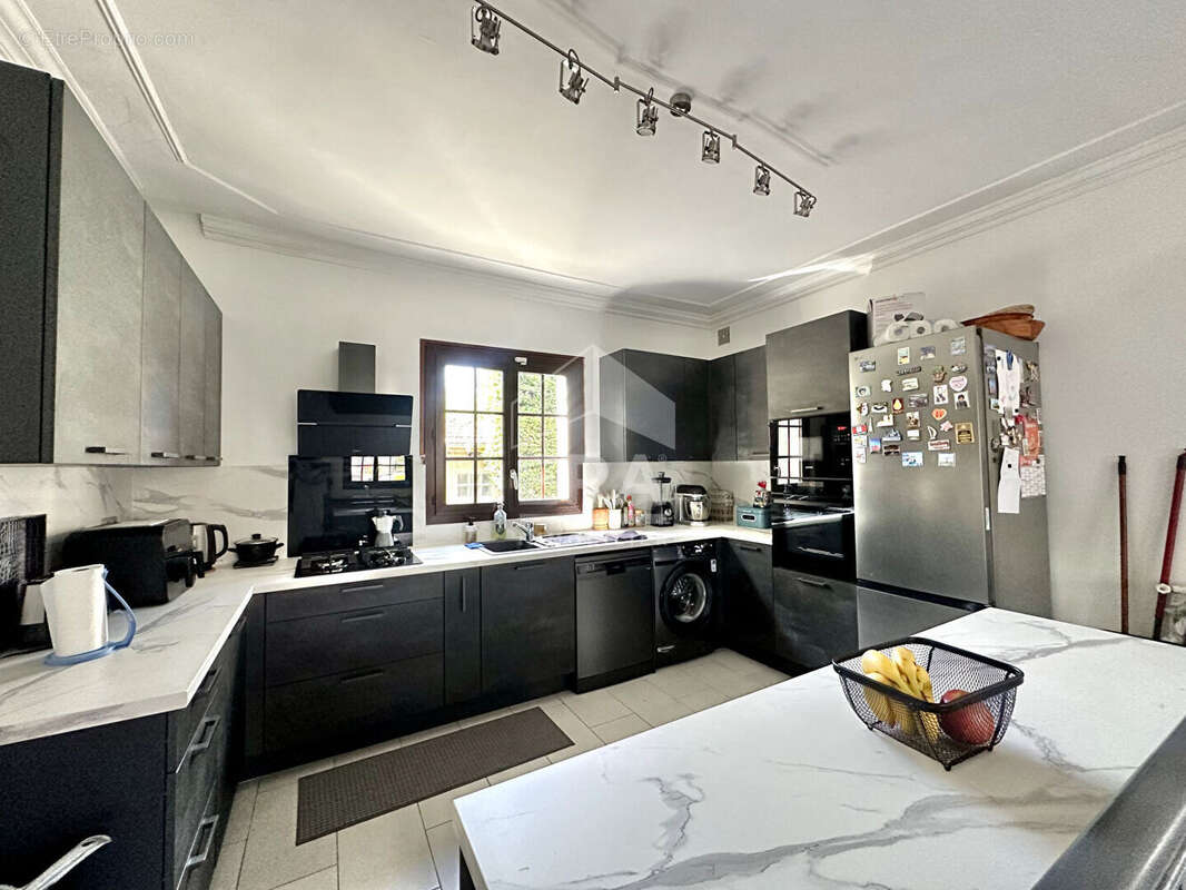 Maison à SARTROUVILLE