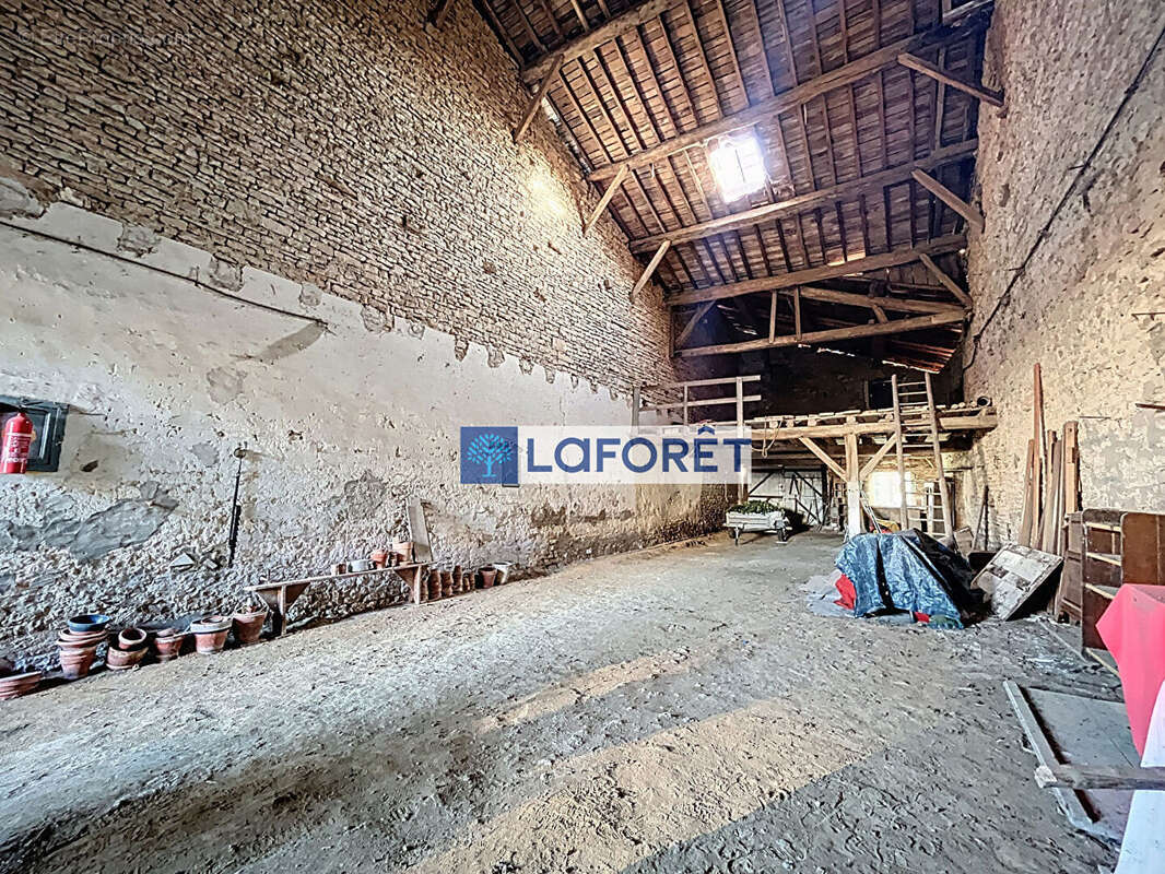 Maison à DOMMARTIN-LE-SAINT-PERE