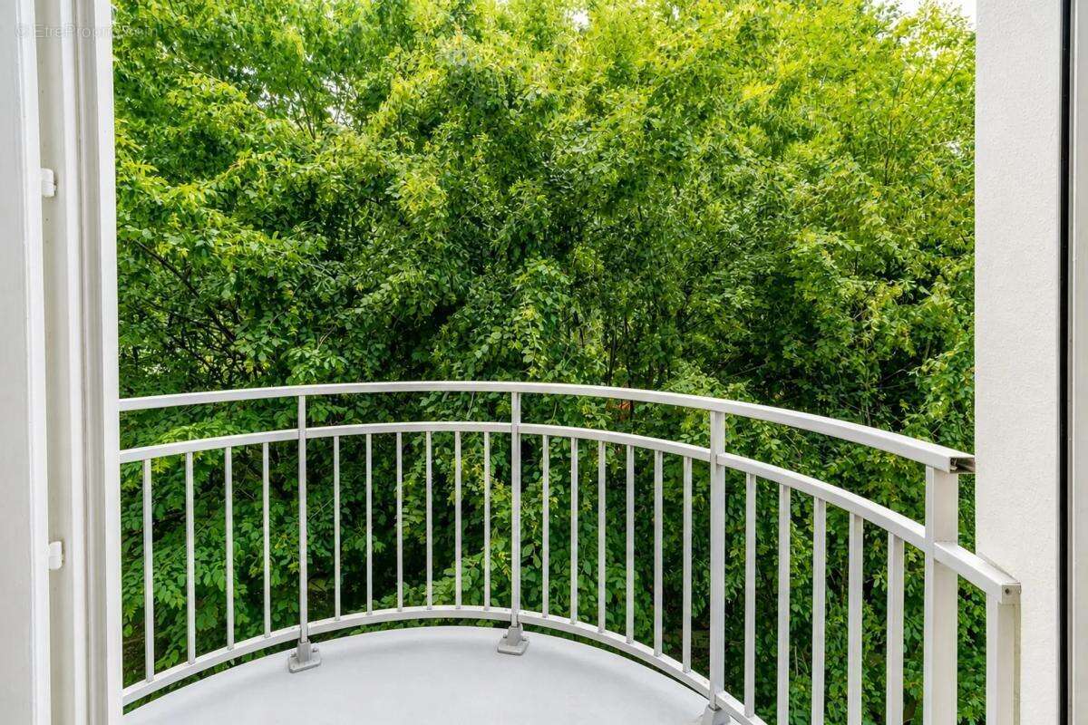 Appartement à LA GARENNE-COLOMBES