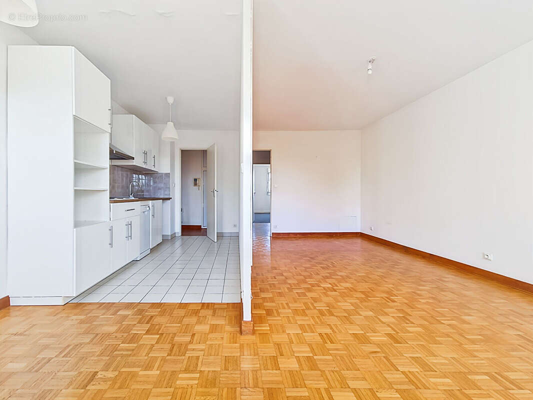 Appartement T3 de 67 m²  Quartier Lafayette - Rue de Létanduere - photo 4