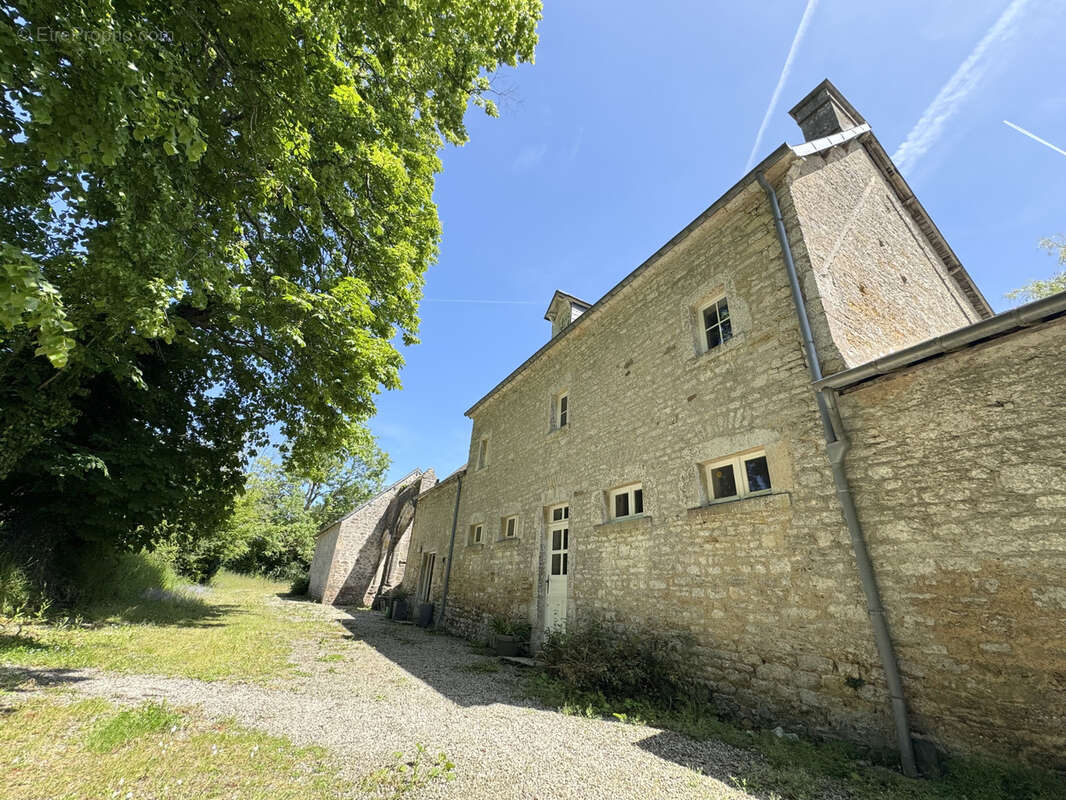 Maison à PICAUVILLE