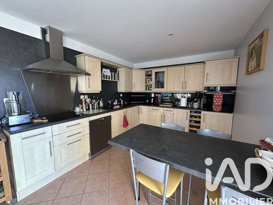 Maison 243 m² à Saint-Paul-De-Loubressac  - photo 4