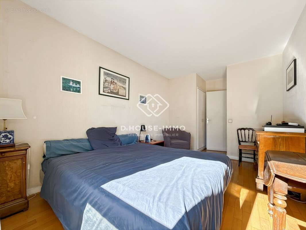 Appartement à NEUILLY-SUR-SEINE