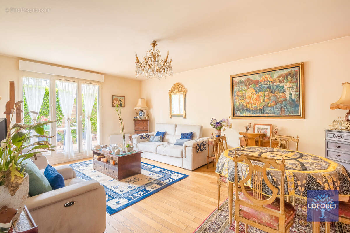 Appartement à LE RAINCY