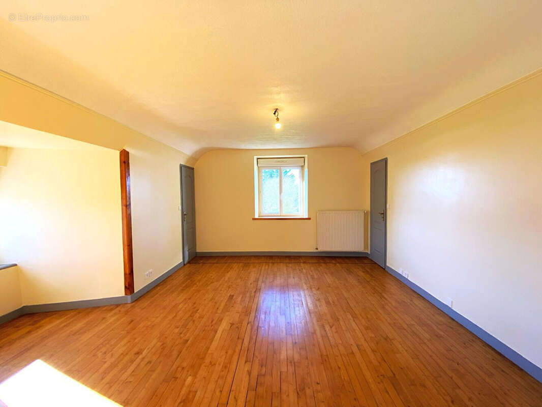 Maison à PLOUEGAT-MOYSAN