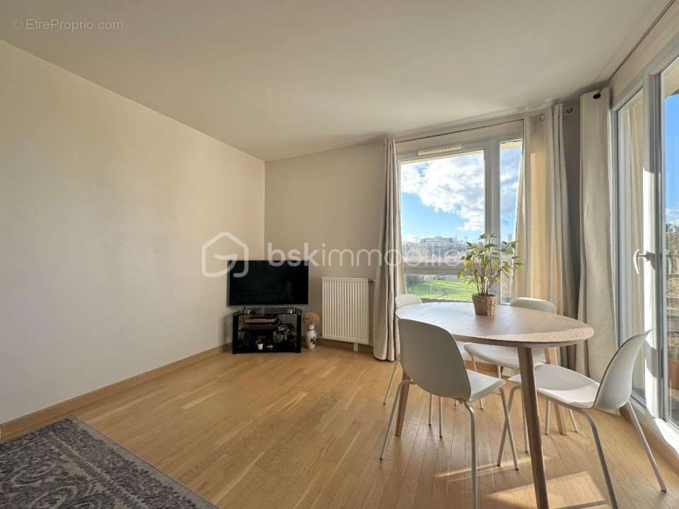 Appartement à SAINTRY-SUR-SEINE